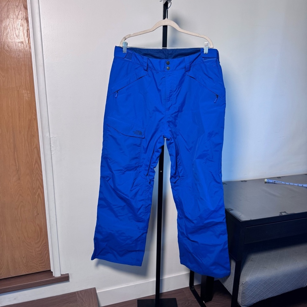 The North Face Men's Vibrant Blue snow pants